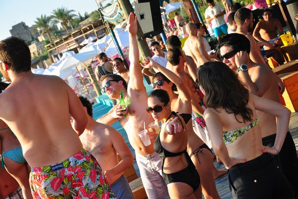 Champagne Showers @ Edde Sands